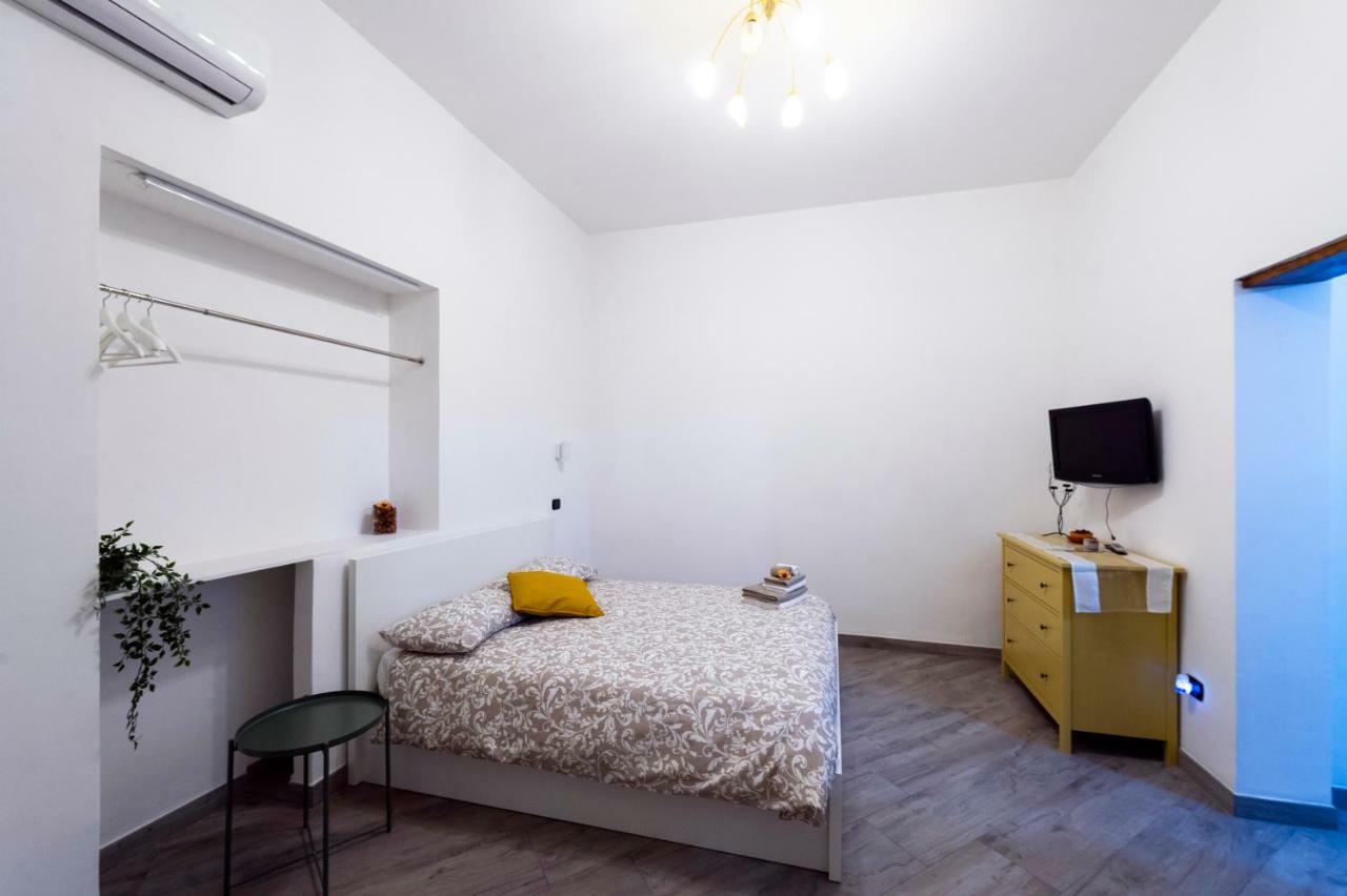Studios Toledo 355 نابولي المظهر الخارجي الصورة