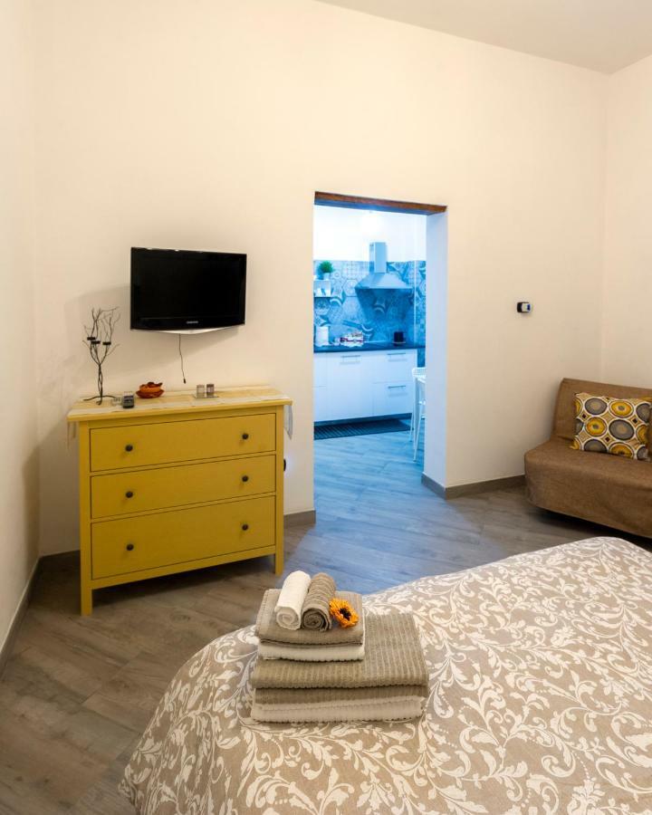 Studios Toledo 355 نابولي المظهر الخارجي الصورة